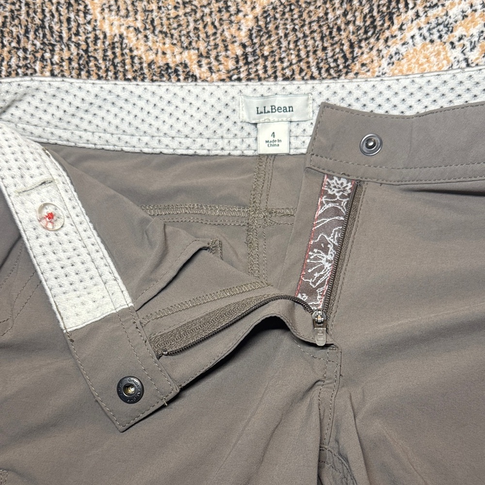 L.L Bean Water-Repellent Comfort Trail Shorts, Mid-Rise - Picture 3 of 7